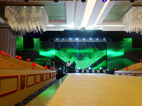 美動(dòng)華人-調(diào)試現(xiàn)場